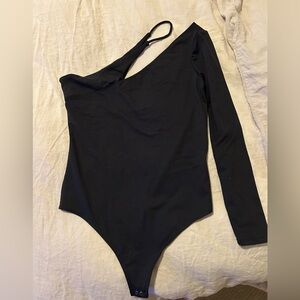 Abercrombie & Fitch Soft A&F One Shoulder Bodysuit